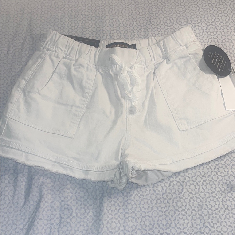 Dollhouse Women's White Casual Shorts Size small